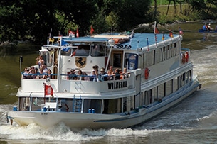 Stoccarda con i bambini, nave sul fiume Neckar