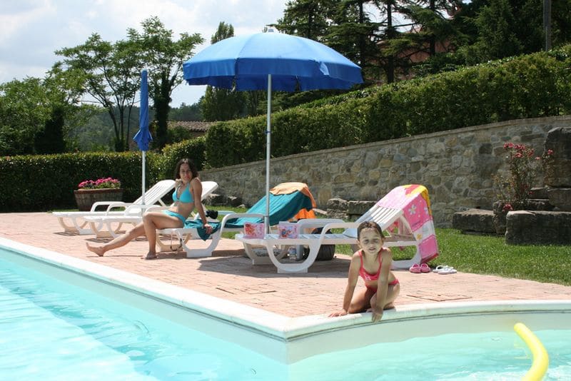 Agriturismo per famiglie in Umbria Casale degli Olmi piscina