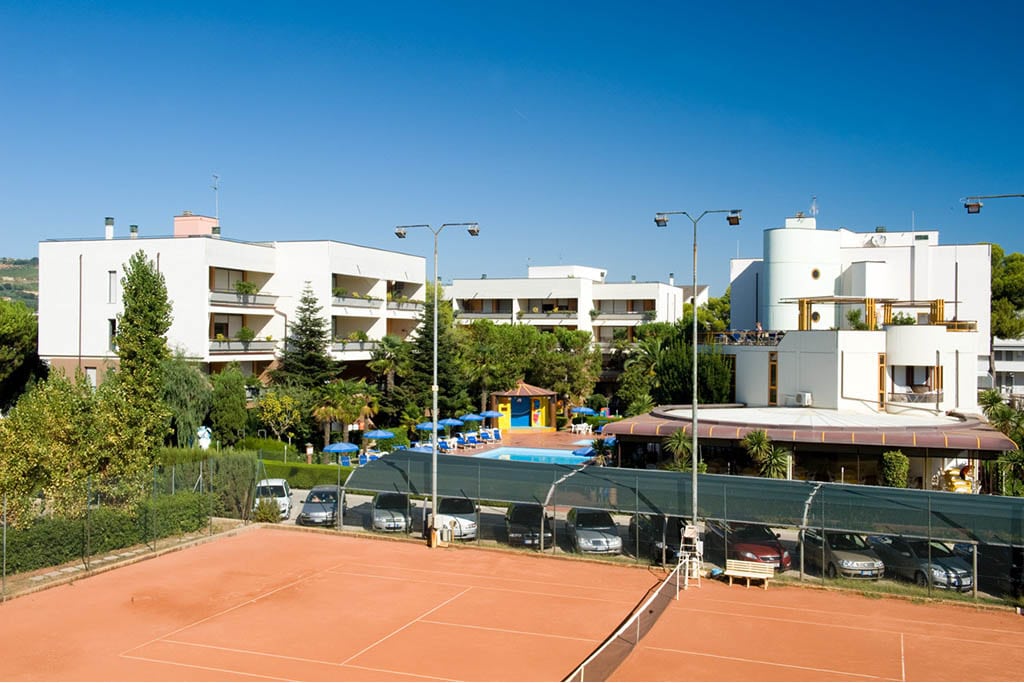 Villaggio per bambini in Abruzzo sul mare, Residence Hotel Paradiso, tennis