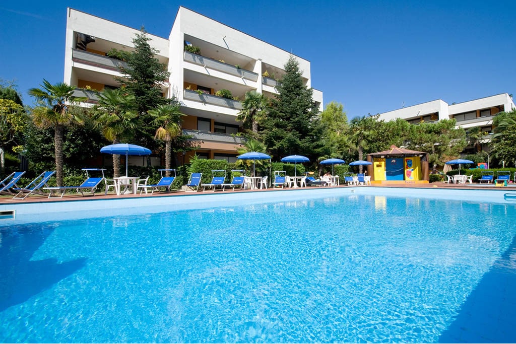 Villaggio per bambini in Abruzzo sul mare, Residence Hotel Paradiso, piscina