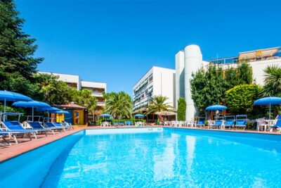 Villaggio per bambini in Abruzzo sul mare, Residence Hotel Paradiso, piscina