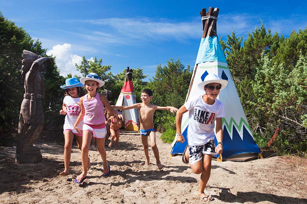 Resort per bambini in Sardegna, Resort & SPA Le Dune, tende indiani