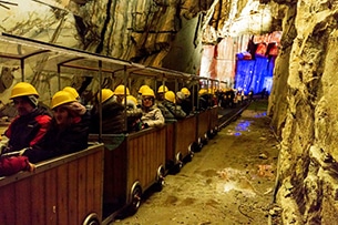 Grotta di Babbo Natale, il trenino sotterraneo