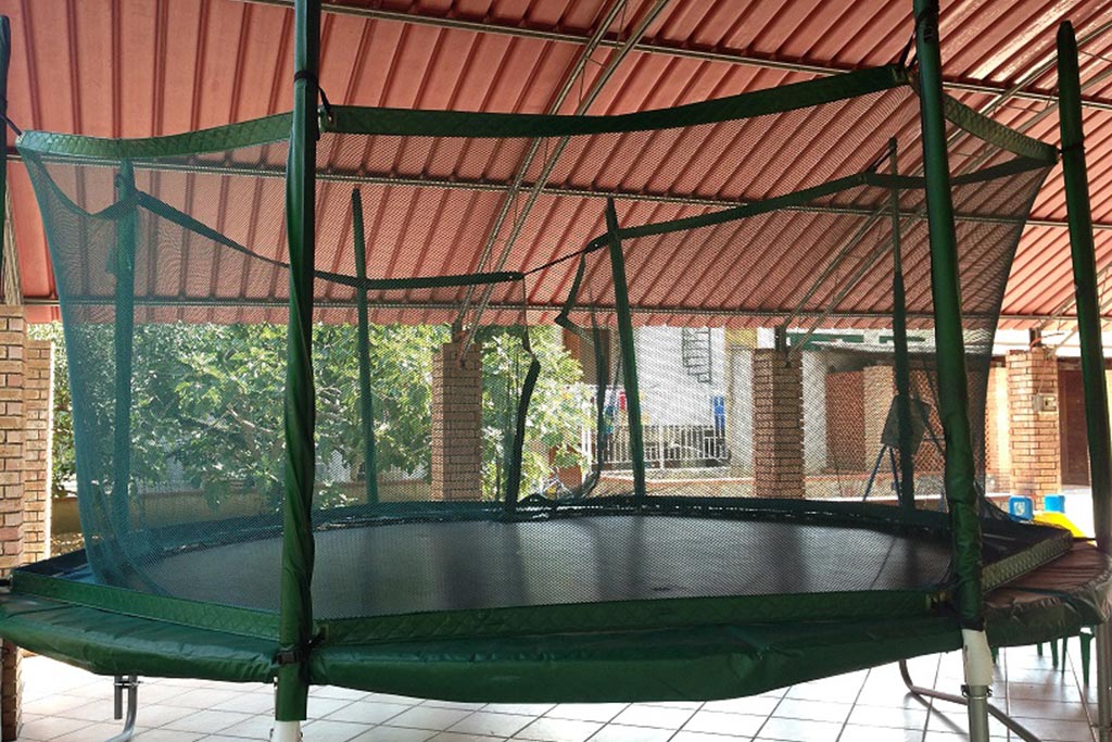 Residence per bambini a Palinuro, Residence Trivento, trampolino elastico
