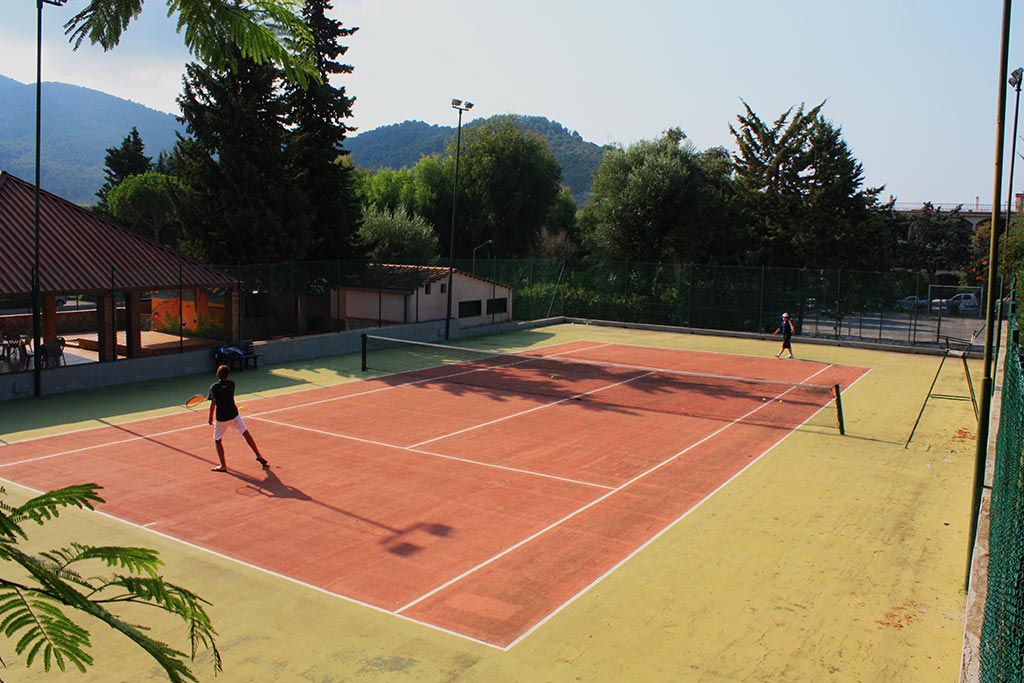 Residence per bambini a Palinuro, Residence Trivento, campi da tennis