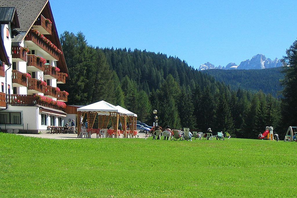 Family hotel Sole Bellamonte in Val di Fiemme, estate