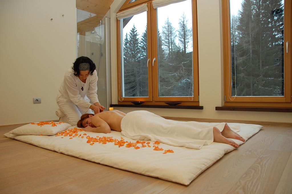 Family hotel Sole Bellamonte in Val di Fiemme, massaggi