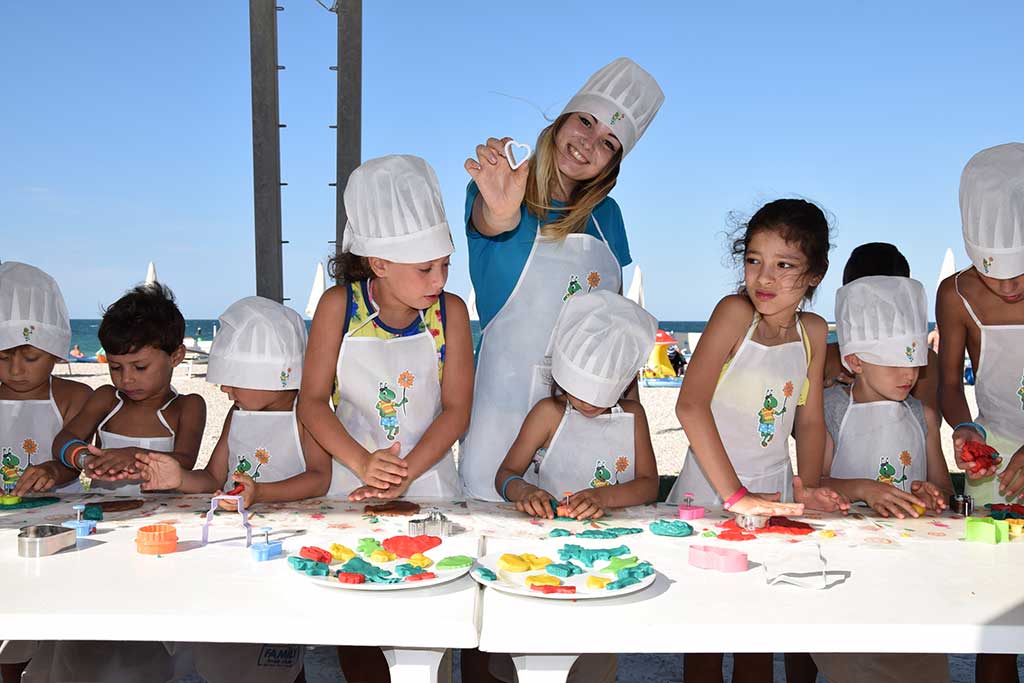 Villaggio a Numana per famiglie, Centro Vacanze De Angelis, laboratori per bambini