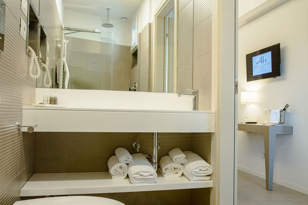 Hotel 3 stelle a Marotta per bambini - Hotel Ambassador, bagno