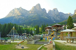 Val Fiorentina con bambini, parco giochi Santa Fosca