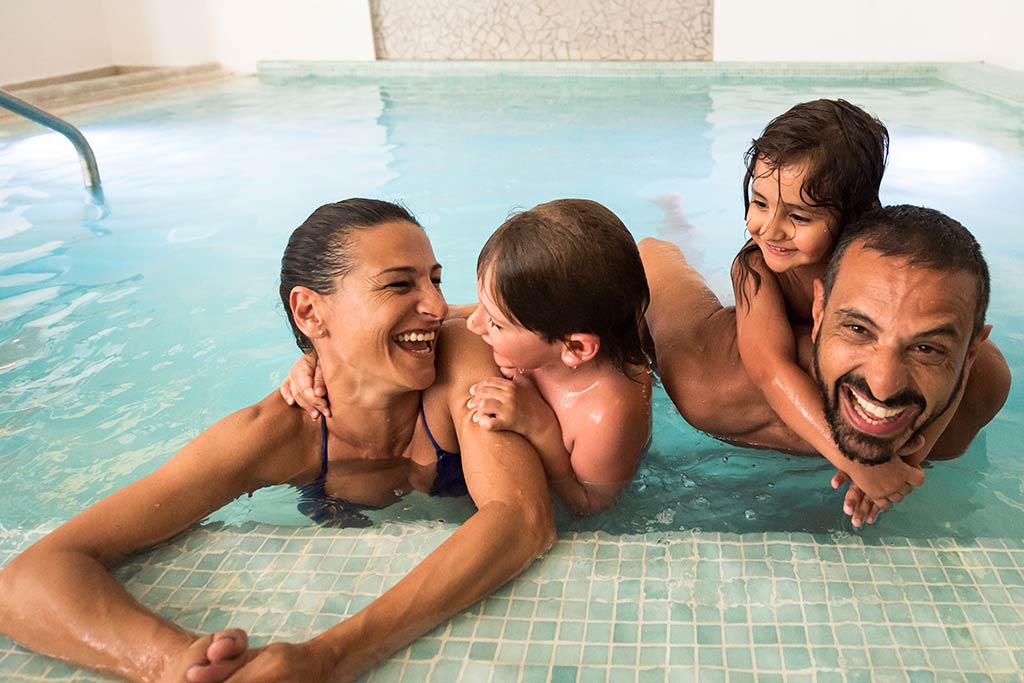 Family Hotel & Spa Le Canne a Forio d'Ischia, piscina interna