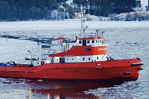 Lapponia svedese, bagno nel mare ghiacciato, la nave rompighiaccio