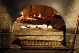 Babbo Natale Macugnaga, Monte Rosa, la cottura del pane nel forno