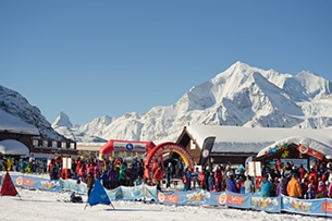 Svizzera, Grachen con bambini, il parco giochi sulla neve