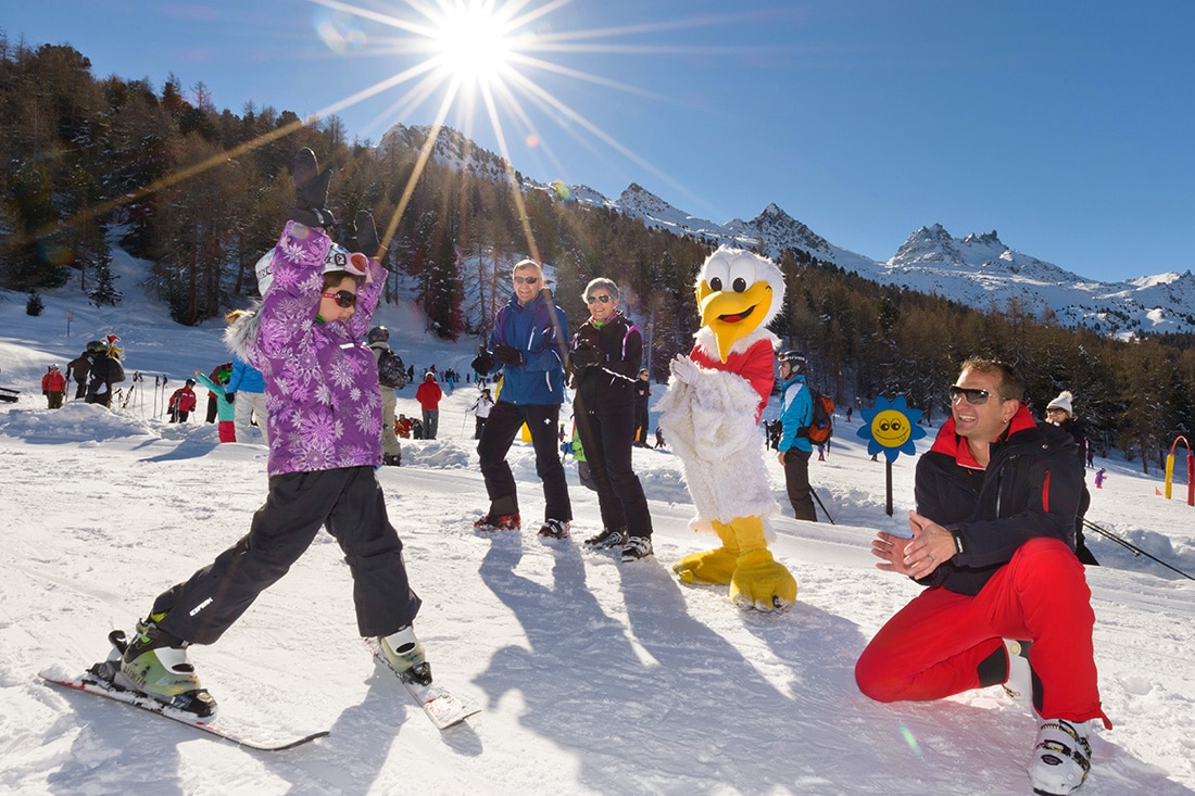 Svizzera, Grachen con bambini, sulle piste da sci
