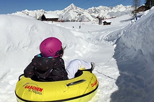Svizzera, Grachen con bambini, la pista di snowtubing