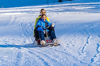 l'Alpe Cimbra per i bambini d'inverno, slittate