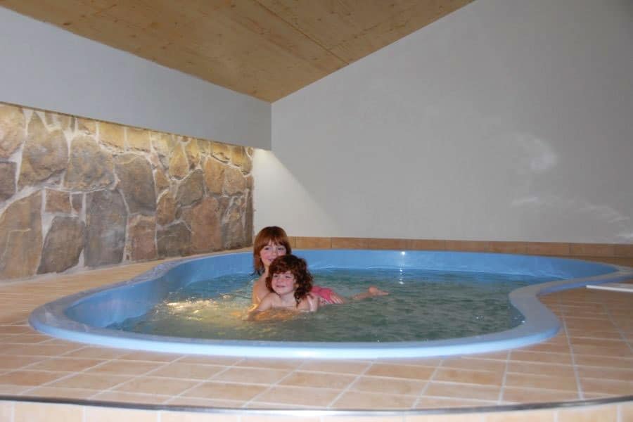 Family hotel Sole Bellamonte in Val di Fiemme, piscina bimbi