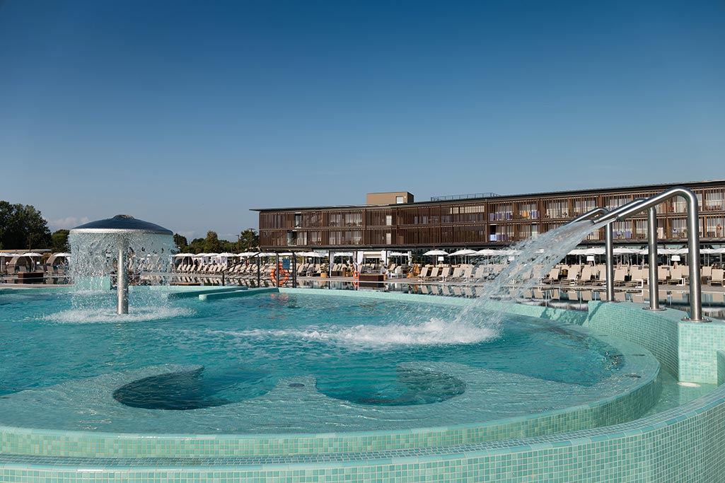Lino delle Fate Eco Village Resort per bambini a Bibione, piscina