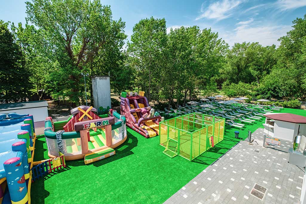 Color Green Village, villaggio per bambini in Emilia Romagna a Cesenatico, giochi e giardino