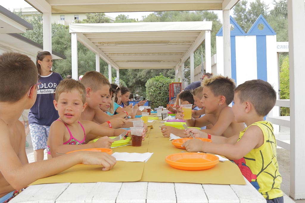 Color King Marte Village, villaggio per bambini in Emilia Romagna a Lido di Classe, pranzo bimbi