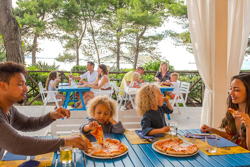 Family hotel per bambini Vieste, Gattarella Family Resort, ristorante con pizzeria