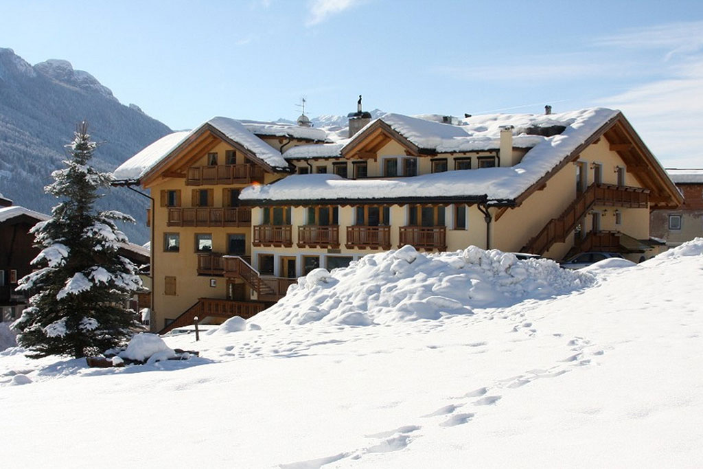 Family Hotel La Grotta, per famiglie in Val di Fassa, inverno