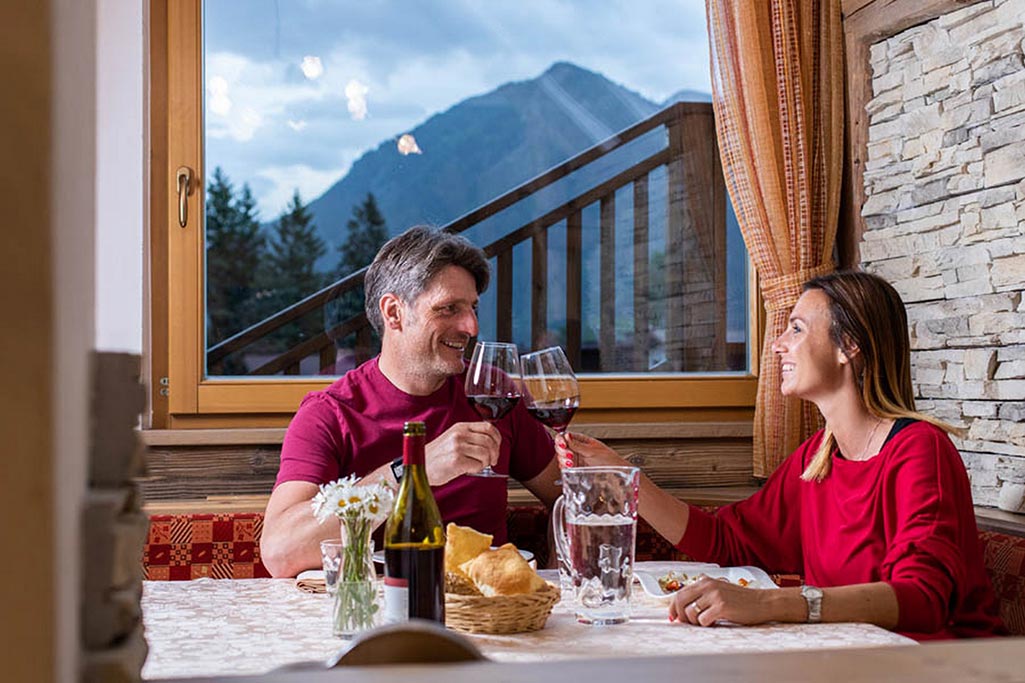 Family Hotel La Grotta, per famiglie in Val di Fassa, ristorante
