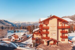 Hotel Seggiovia per bambini a Folgaria, panorama invernale dall'hotel