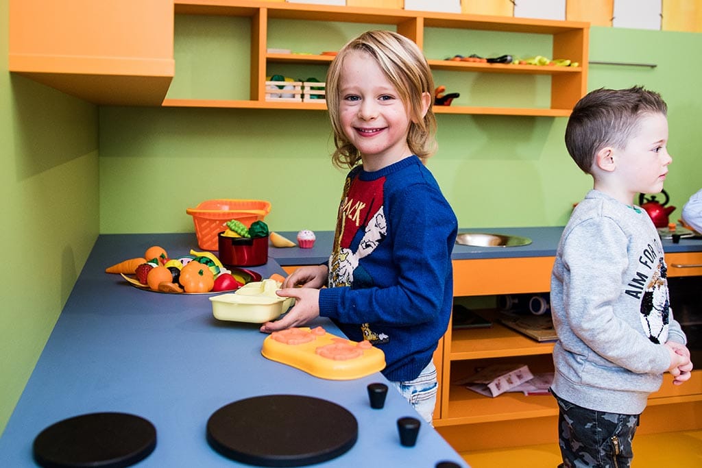 Family Hotel Posta per bambini in Val Gardena, zona cucina bimbi