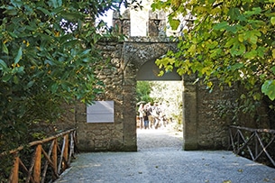 Bomarzo, Parco dei mostri, l'ingresso