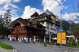Svizzera, Trenino Verde delle Alpi coni bambini, hotel Belle Epoque Victoria