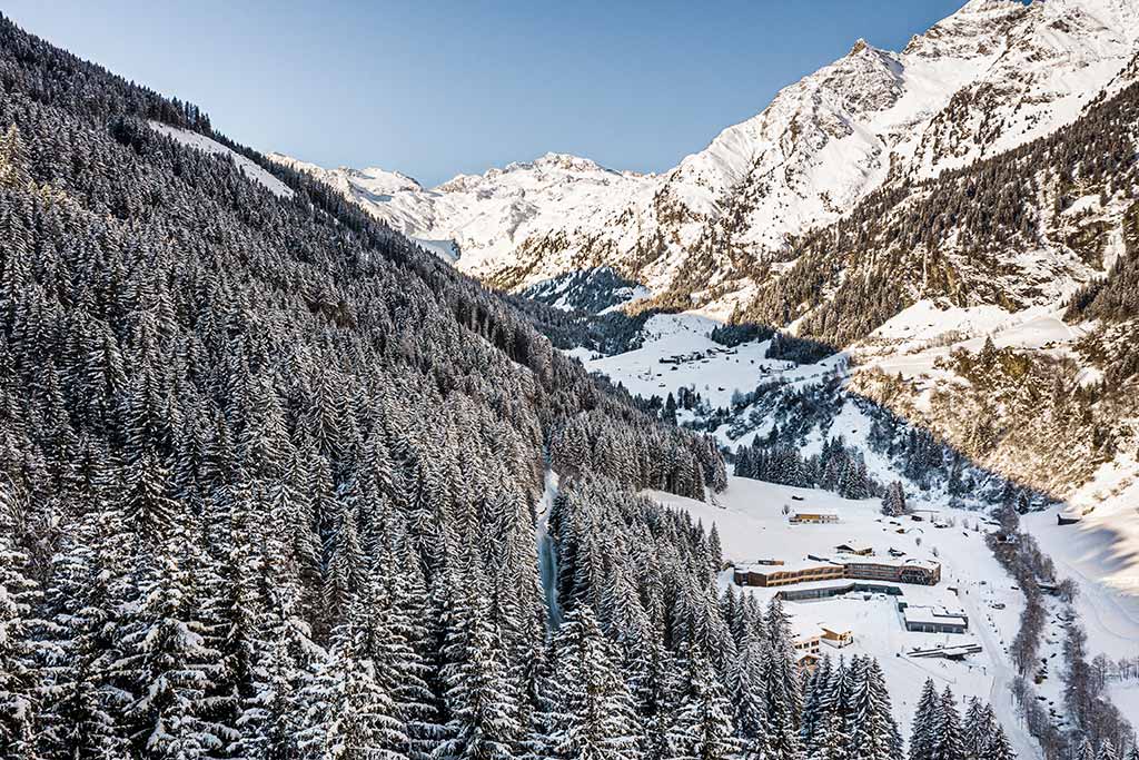 Family Hotel Feuerstein per bambini in Alto Adige, panoramica inverno
