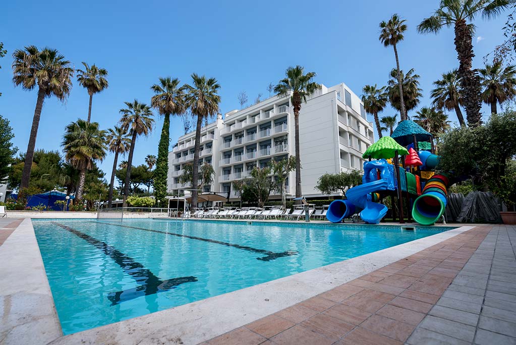 Family Hotel Relax a San Benedetto del Tronto, Riviera delle Palme nelle Marche, piscina