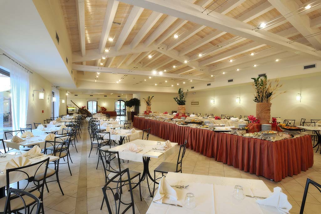 Sikania Resort & Spa per bambini in Sicilia, buffet ristorante