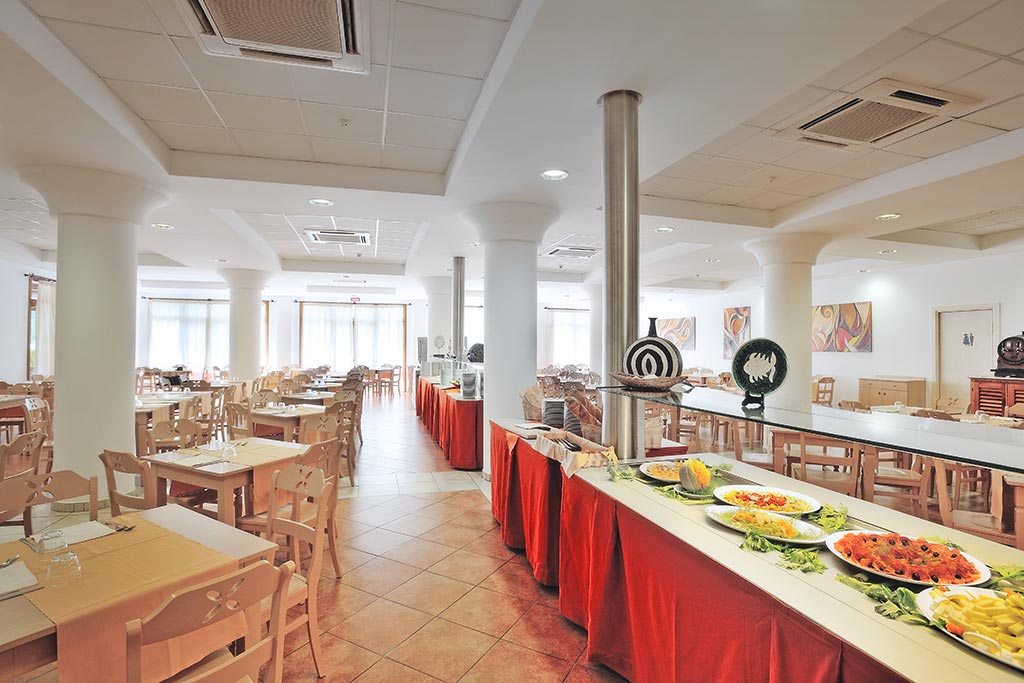 Club Cala della Torre, family hotel in Sardegna orientale, buffet