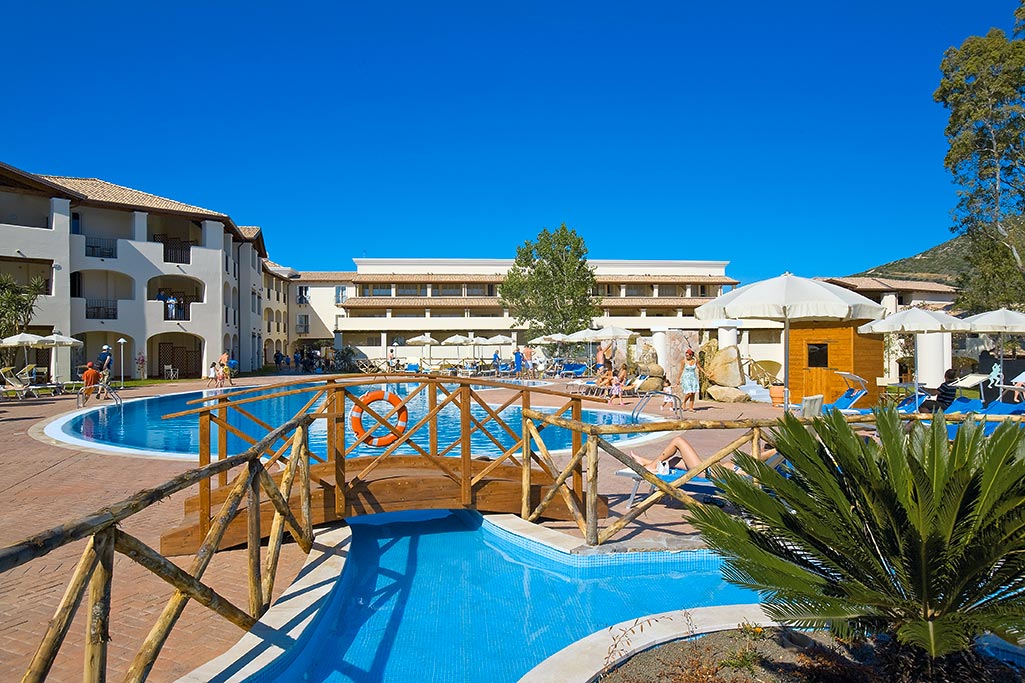 Club Cala della Torre, family hotel in Sardegna orientale, piscina