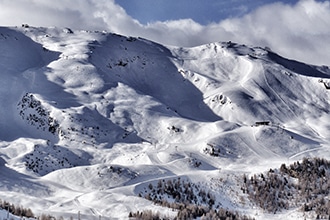La skiarea di Pila, il panorama delle Alpi