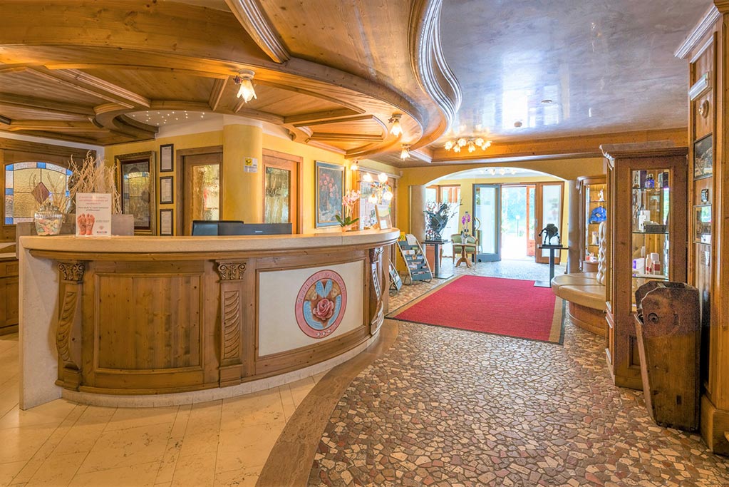 Family Hotel Rosa degli Angeli a Pejo in Val di Sole, ingresso