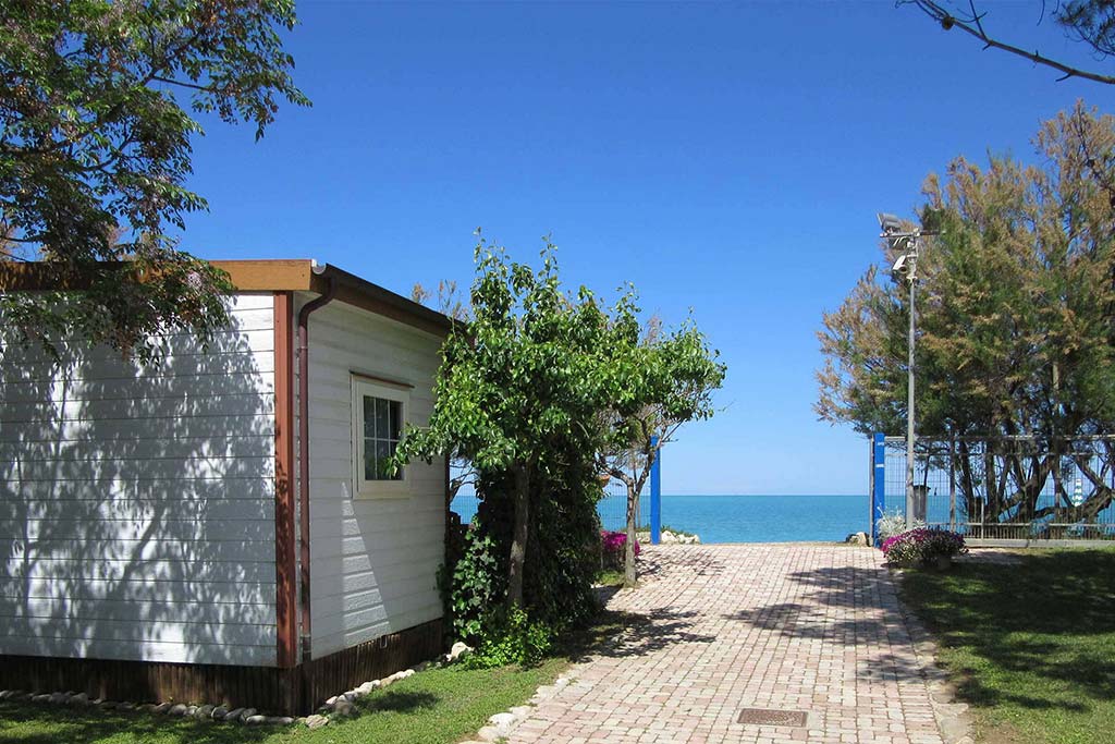 Pineto Beach villaggio e campeggio per bambini in Abruzzo, alloggi vista mare