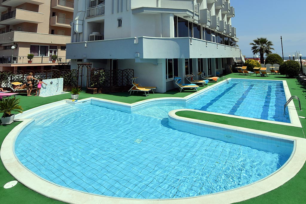 Hotel Mexico per bambini a Torre Pedrera, piscina