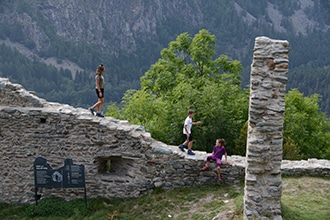 Valle d'Aosta, Val d'Ayas, Castello di Graines