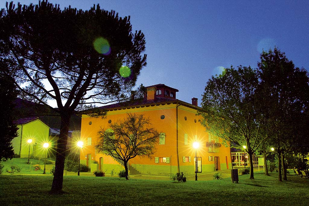 Villaggio della Salute Più, agriturismo per famiglie in Emilia Romagna, vista notturna