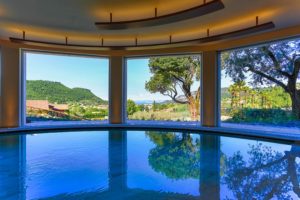 Poiano Garda Resort, hotel per bambini al lago di Garda, spa, laguna con vista panoramica