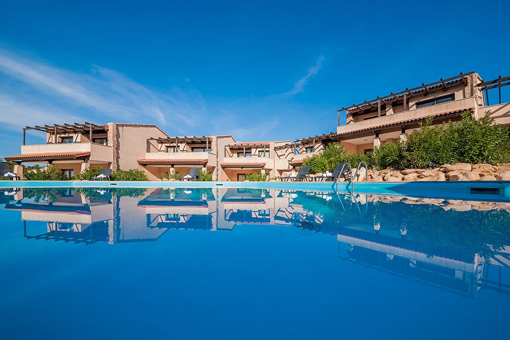 Gravina Resort, ville e case vacanza per famiglie in Sardegna settentrionale, esterni e piscina