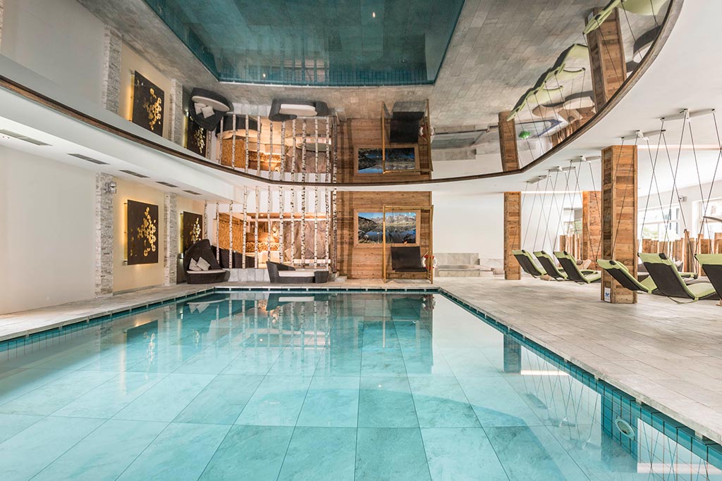 Stroblhof Active Family Spa Resort per famiglie vicino Merano, piscina interna