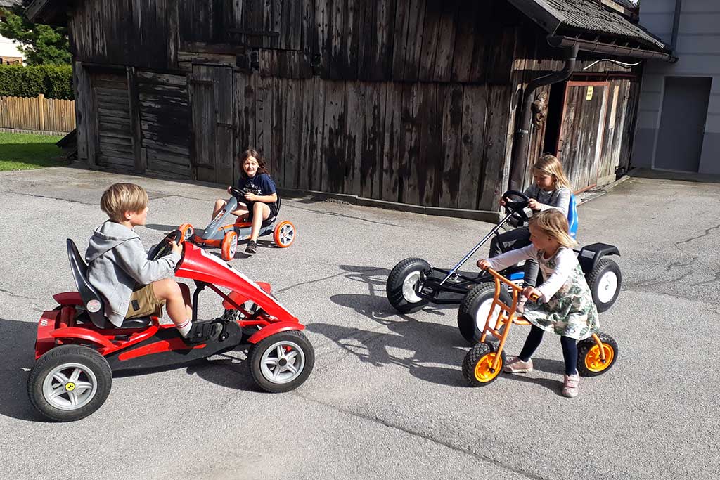 Family Hotel Eggerhof in Austria, le nuove mini car e mini bici