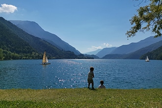 Lago di Ledro con i bambini in estate