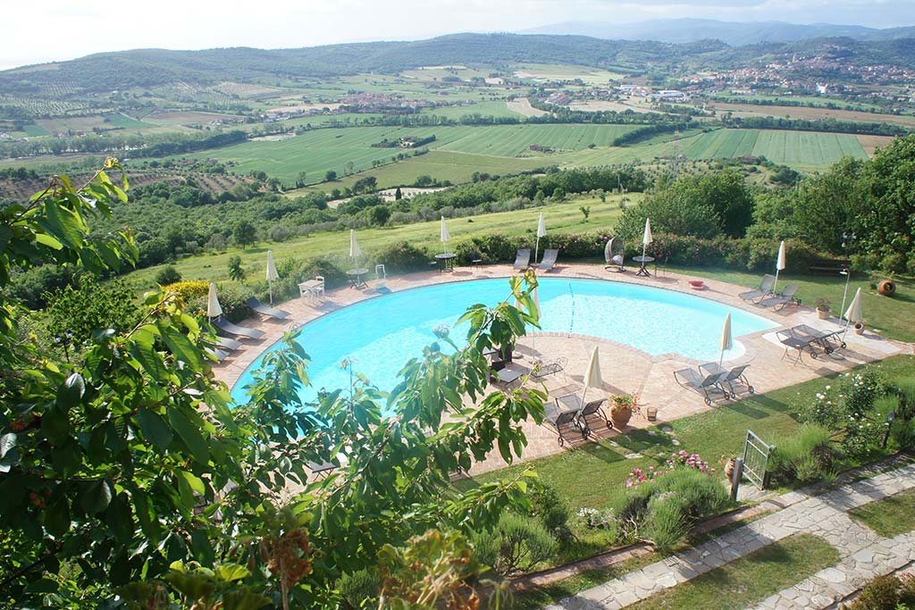 Agriturismo Il Cantico della Natura per bambini in Umbria vicino il lago Trasimeno, piscina