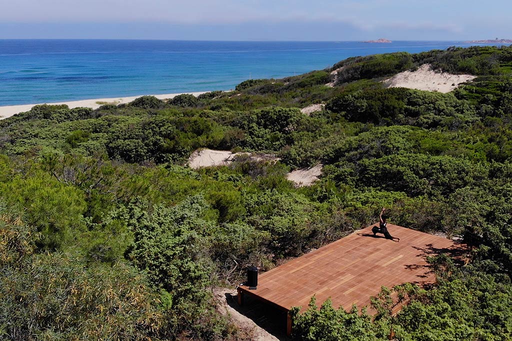 Sardegna, Resort Le Dune per bambini, yoga vista mare